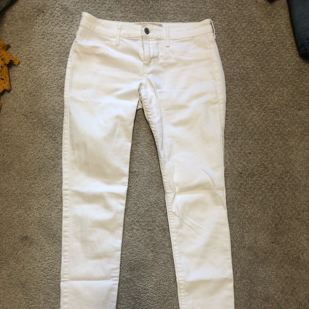 Low waisted white skinny jeans